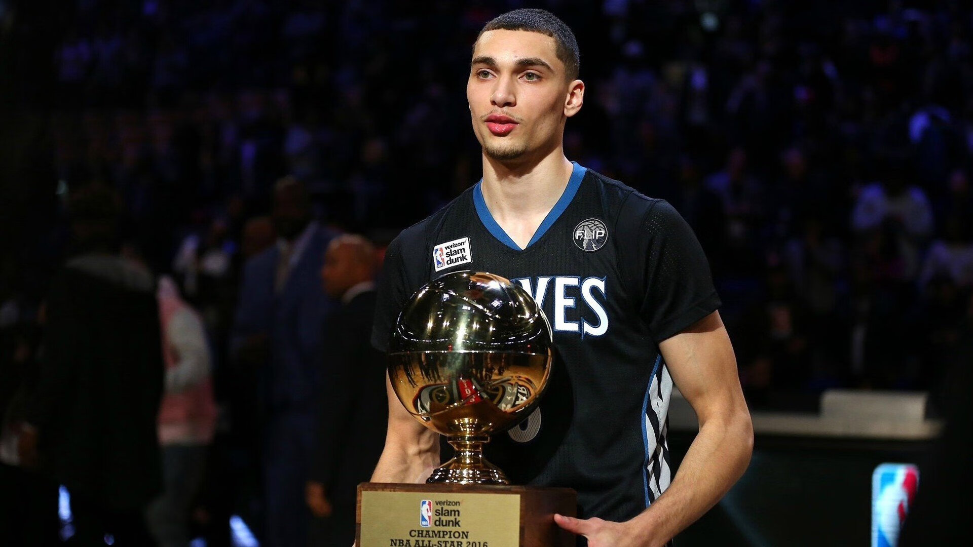 福克斯加冕夜,当独行侠提前终结悬念,骑士王朝的幽灵在啜泣